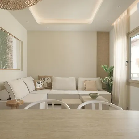 Infinity Suites, By Hellocrete Apartment