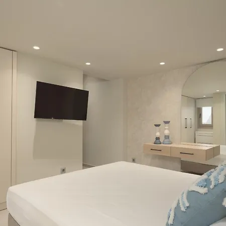Infinity Suites, By Hellocrete *