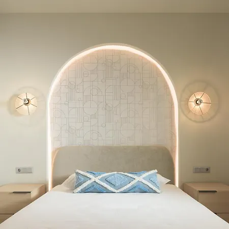 Infinity Suites, By Hellocrete Rethymno