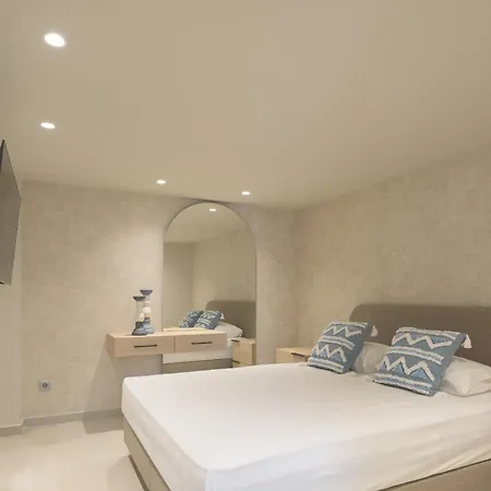Infinity Suites, By Hellocrete *