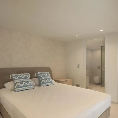 Infinity Suites, By Hellocrete