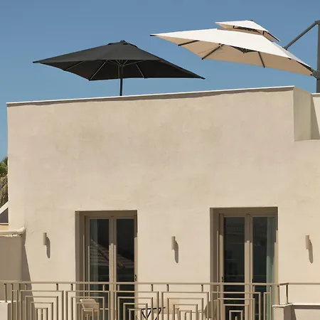 Apartament Infinity Suites, By Hellocrete *