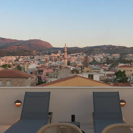 Infinity Suites, By Hellocrete Apartament *